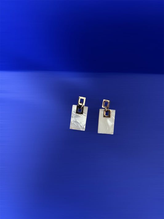 Shell link luxe earring