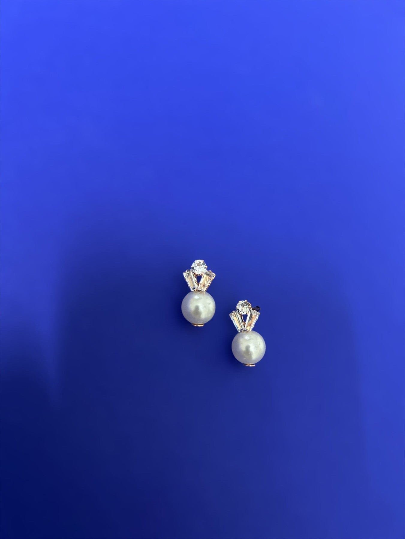 Beautiful pearl stud earring