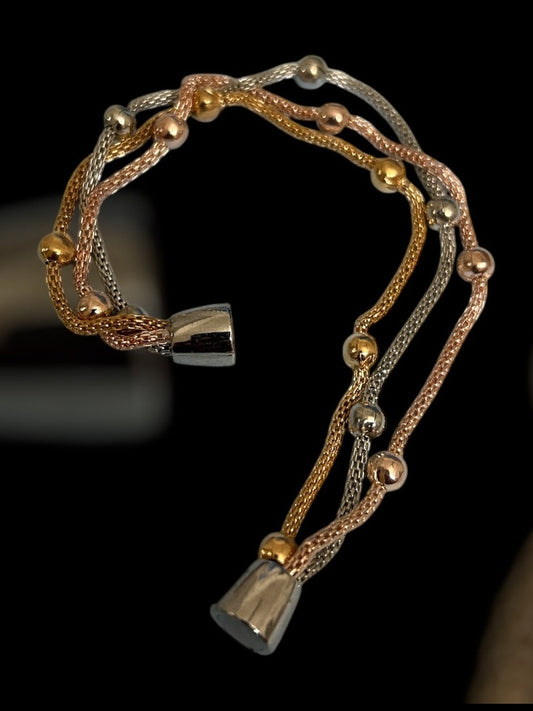 Multichain magnetic bracelet