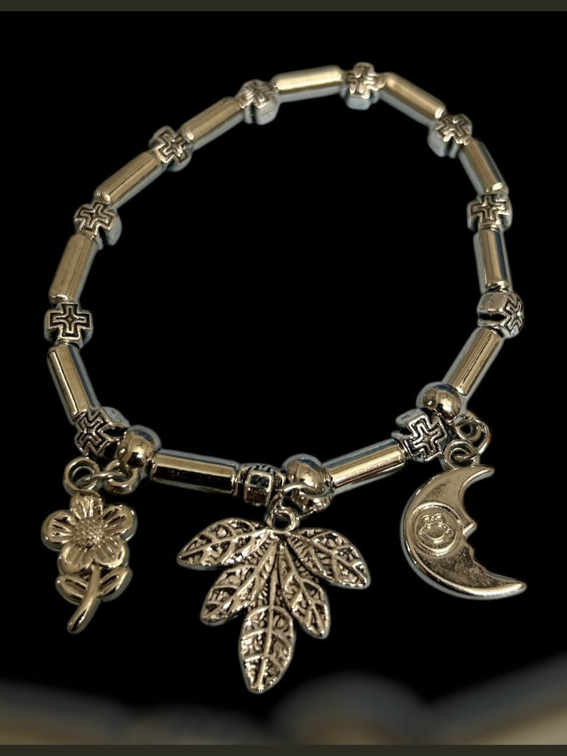 chirpi leaves charms Bracelet