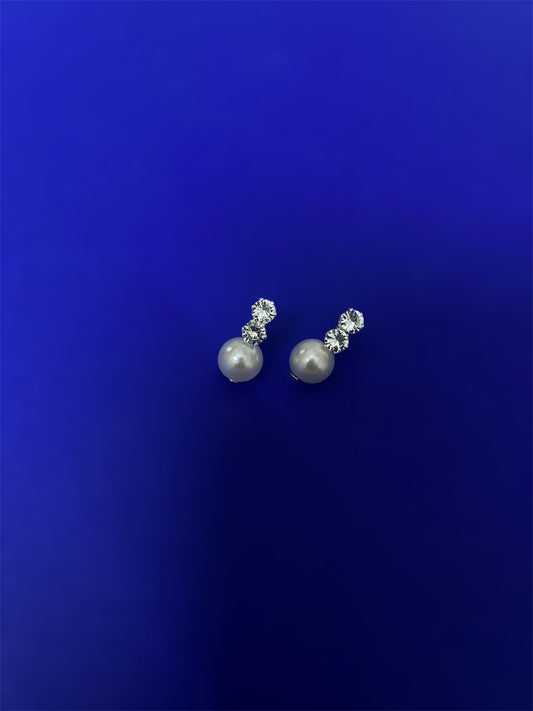 Elegant pearl drop earrings