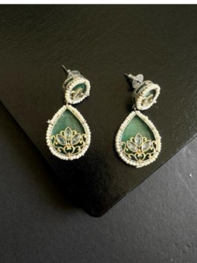 Pearl drop kundan earring