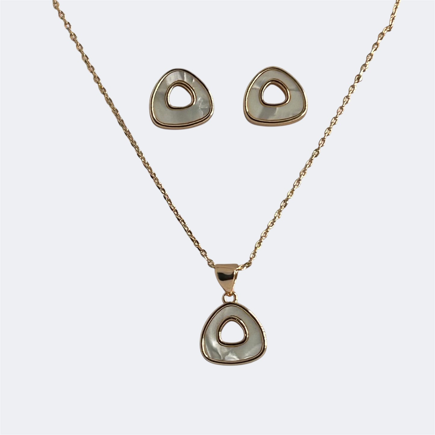 Elegant tringle white earring with neckless