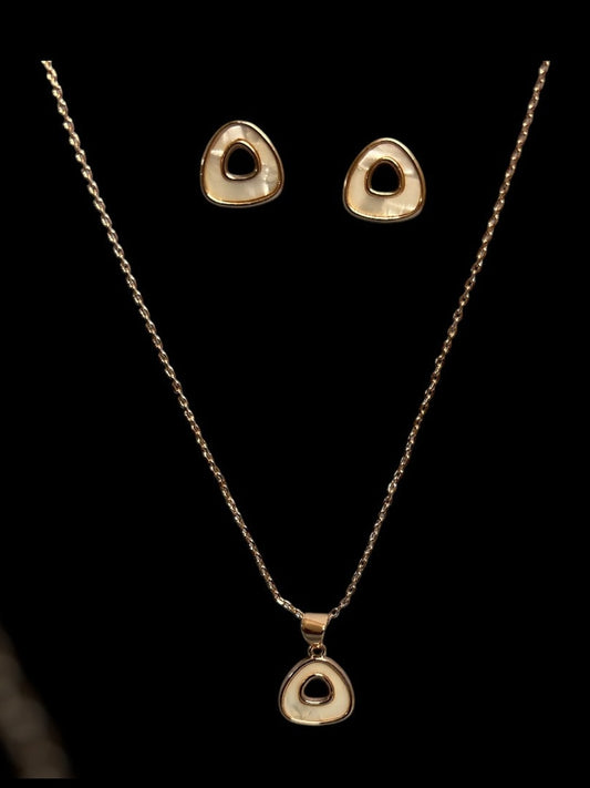 Elegant tringle white earring with neckless