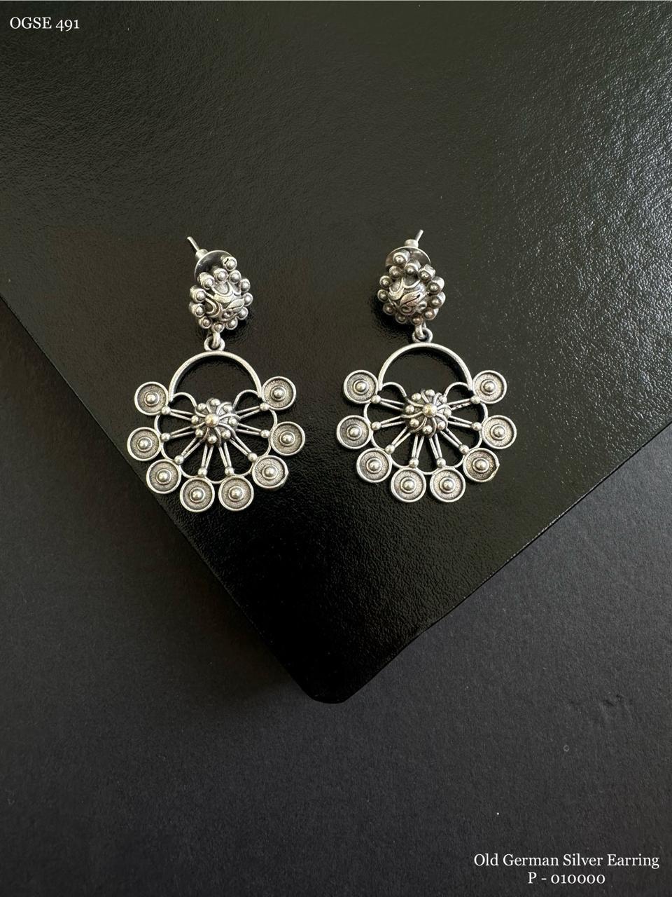 Flower drop earring