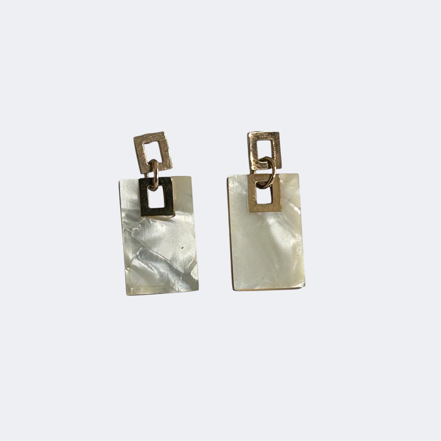 Shell link luxe earring