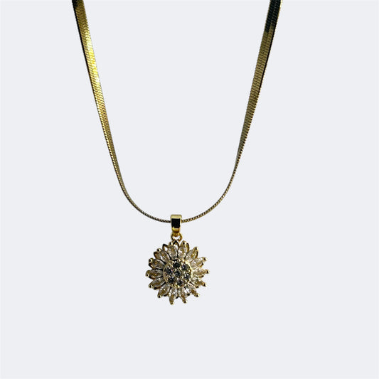 Spinning diamond chain pendant