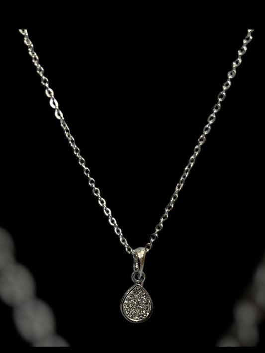 Dropped diamond  chain pendent set