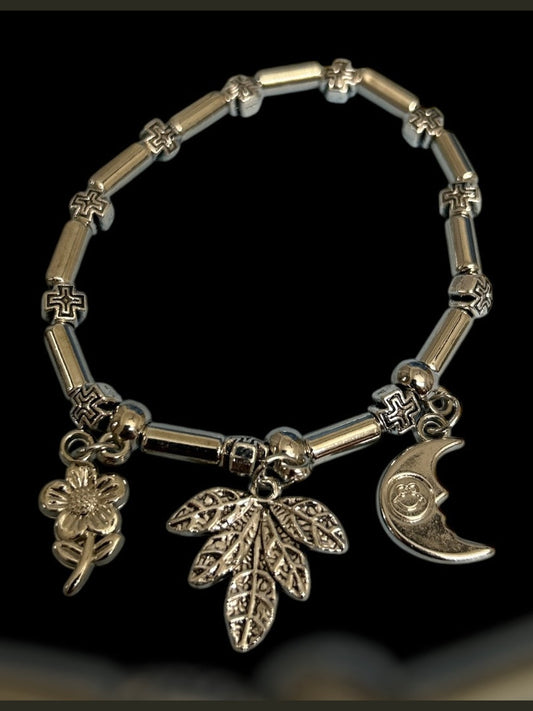 chirpi leaves charms Bracelet